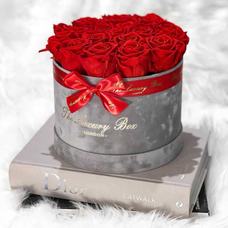 Double Layered Roses and Chocolate Box – The Rose Bear